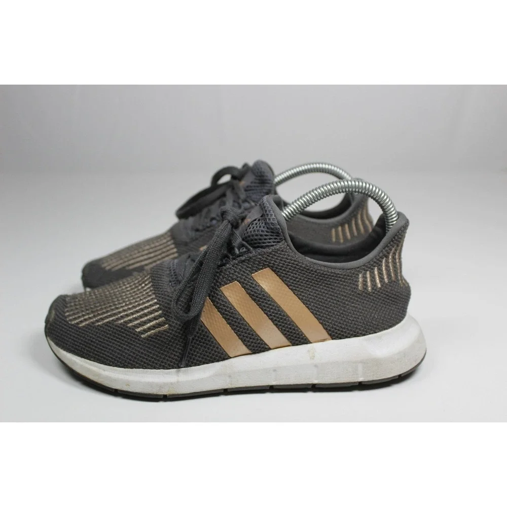 Adidas Swift Run J CQ2598 Boys 6 Running Shoes Gray Five/Copper Metallic Sneaker